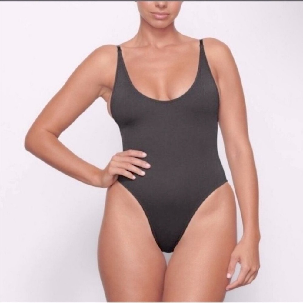 SKIMS one piece swimsuit XL
